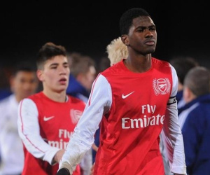 Loại bỏ người vừa lập hat-trick, CAHN đăng ký ngoại binh trưởng thành từ lò Arsenal