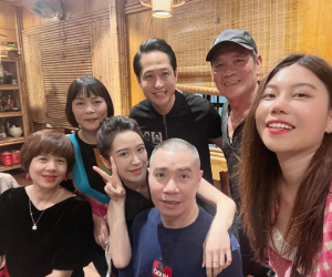 NSND Công Lý tham gia tiệc đóng máy phim 'Dưới bóng cây hạnh phúc'
