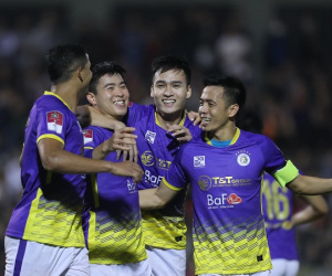 Văn Quyết tỏa sáng giúp Hà Nội FC đánh bại Hà Tĩnh