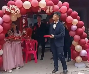 Chú rể mặt mũi 'dài thượt' vì không một ai đến dự đám cưới, bất ngờ lý do đằng sau
