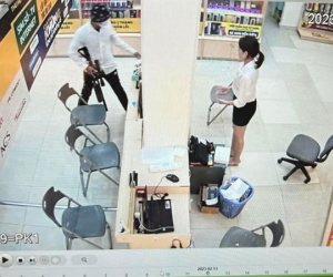 Bắt đối tượng dùng súng cướp ở cửa hàng Thế giới di động