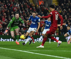 Salah và Gakpo nổ súng, Liverpool thắng trận đầu trong năm 2023