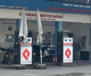 Nghịch lý 'lỗ vẫn phải bán'