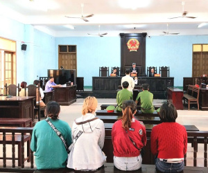Gã cha loạn luân hiếp dâm con gái ruột đang ngủ