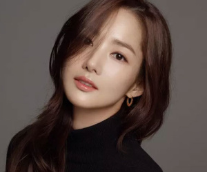 Công ty phản hồi tin Park Min Young bị cấm xuất cảnh
