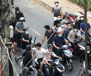 Hà Nội: Vì một lời thách đấu trên mạng xã hội, 24 thanh thiếu niên mang hung khí lao đi hỗn chiến