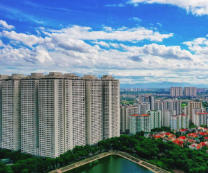 Không phải chỉ 'giải cứu' bất động sản?
