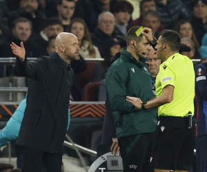 MU hòa Barca, Erik ten Hag và Xavi đua nhau tố trọng tài ‘mờ mắt’