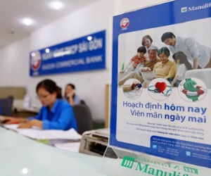 Bị tố có hành vi câu kết với nhân viên ngân hàng lừa đảo khách hàng, bảo hiểm Manulife nói gì?