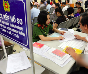 Hà Nội rà soát thủ tục phải xuất trình sổ hộ khẩu