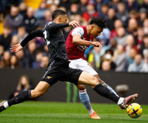 Arsenal tạm đòi lại ngôi đầu sau phút bù giờ kịch tính