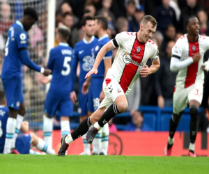 Chelsea thua đội bét BXH ngay trên sân nhà, Azpilicueta phải nhập viện
