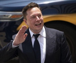 Elon Musk vừa bổ nhiệm 1 chú cún làm CEO Twitter, khiến giá khiến giá của hai memecoin tăng mạnh