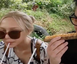 Xoài Non bị chồng 'Streamer giàu nhất Việt Nam' chụp 'dìm hàng': Có tất cả nhưng thiếu một 'phó nháy' có tâm