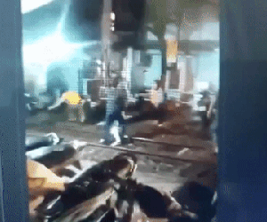 Khởi tố 3 thanh niên hành hung 2 nữ nhân viên gác chắn tàu: Đánh người vì đi tiểu bậy bị nhắc