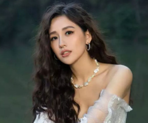 Hoa hậu Mai Phương Thúy nhập viện cấp cứu trong đêm