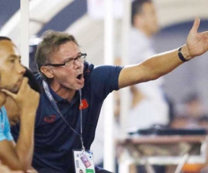 Nhiệm vụ đầu tiên của ông Philippe Troussier