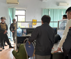 Giám đốc đăng kiểm đường thủy cùng 3 thuộc cấp bị bắt
