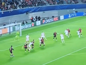 VAR ngó lơ khiến Man City mất trắng 1 quả penalty dù đối thủ 'đánh bóng chuyền' trong vòng cấm
