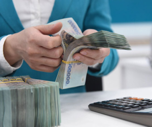 Làn sóng hạ lãi suất tiết kiệm: Các ngân hàng nào giảm mạnh nhất?