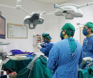 Đi khám vì nuốt nghẹn nào ngờ phát hiện dạ dày nằm... trên ngực