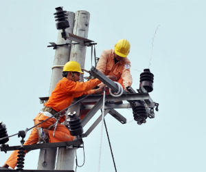 Đề nghị Nhà nước tiếp tục nắm 100% vốn tại EVN