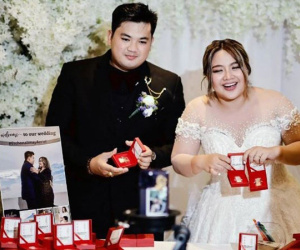 Cô dâu chú rể 'chơi trội', tặng mỗi khách đến dự đám cưới một miếng vàng thật