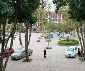 Cô giáo bắt học sinh đứng 45 phút vì mâu thuẫn khoản 1,2 triệu 'tài trợ giáo dục'