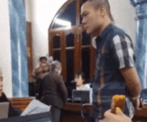 Xác minh clip người đàn ông 'tung cước' đá thẳng vào mặt nữ trưởng phòng công chứng