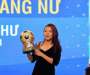 Huỳnh Như giành QBV, lập siêu kỷ lục đến đồng nghiệp cũng chào thua!