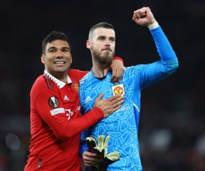 MU quật ngã Barca: Lời tuyên bố hồi sinh và giấc mộng 'ăn tư'