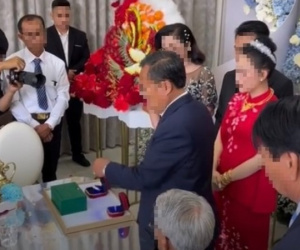 Choáng với đám cưới ngập của hồi môn của cô dâu chú rể Bình Dương: 30 sổ đỏ, 230 cây vàng lóa cả mắt