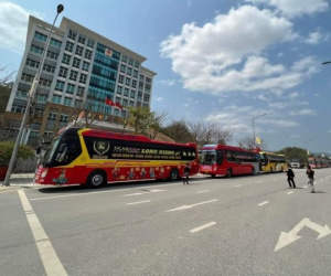 Hàng chục xe khách ở Điện Biên đồng loạt bỏ chuyến do bức xúc về mức áp dụng thuế