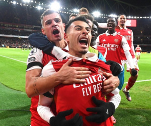 Vượt ải Leicester, Arsenal tạm bỏ xa Man City 5 điểm