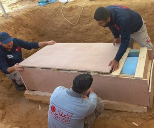 Khai quật nghĩa địa, bất ngờ phát lộ quan tài 2.000 tuổi bằng chì