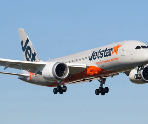Liên tiếp gặp sự cố ly kỳ, máy bay Jetstar 'nhốt' khách trong 7 giờ