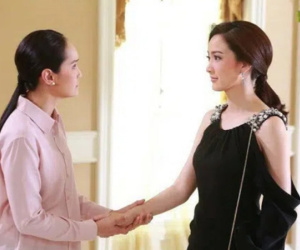 3 năm mới đến nhà chị chồng, tôi ngỡ ngàng khi thấy mâm cơm chị đang ăn