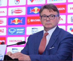 Truyền thông Pháp phản ứng bất ngờ khi HLV Troussier đặt mục tiêu dự World Cup