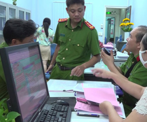 Cho đăng kiểm viên bị khởi tố tiếp tục làm việc có vi phạm luật?