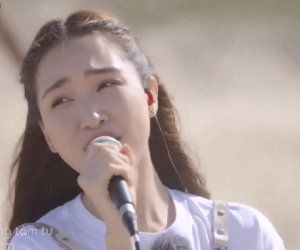 Hòa Minzy tiếp tục gây tranh cãi khi cover, netizen than thở: 'Điệu và sến quá. Giọng bị hỏng rồi hả?'