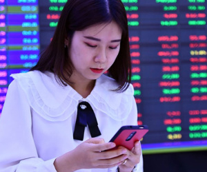 Cổ phiếu của tỷ phú Phạm Nhật Vượng, nhóm ngân hàng đồng loạt giảm