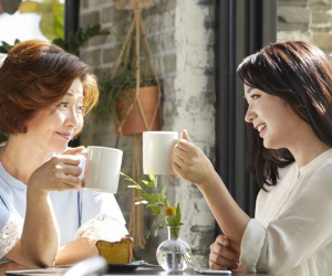 Gạt bỏ khó chịu với con dâu, học làm mẹ chồng vui vẻ