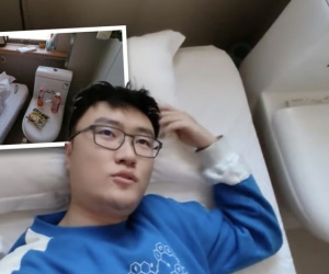 Dân mạng Trung Quốc sốc nặng với phòng khách sạn siêu nhỏ, toilet đặt... ngay cạnh giường ngủ