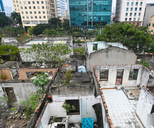 Khu tập thể tan hoang nhiều năm trên 'đất vàng' Hà Nội