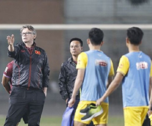 Tân HLV Troussier loại 13 cầu thủ, sao trẻ HAGL chia tay U23 Việt Nam
