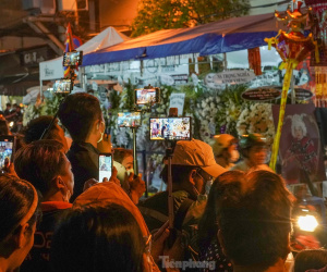 YouTuber, TikToker nhốn nháo, gây ùn tắc ở đám tang NSƯT Vũ Linh