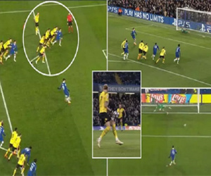 Fan nổi điên với trọng tài về quyết định penalty của Chelsea