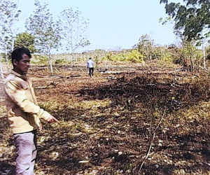 Mâu thuẫn tranh chấp đất đai, dùng xà beng đánh hàng xóm suýt chết
