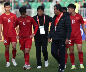 CĐV châu Á bức xúc khi trọng tài Tây Á bắt ép U20 Việt Nam