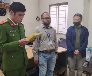 Giám đốc, phó giám đốc trung tâm đăng kiểm chia tiền nhận tiền hối lộ theo bậc thang